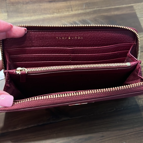 Tory Burch Britten zip continental wallet - Picture 2 of 4